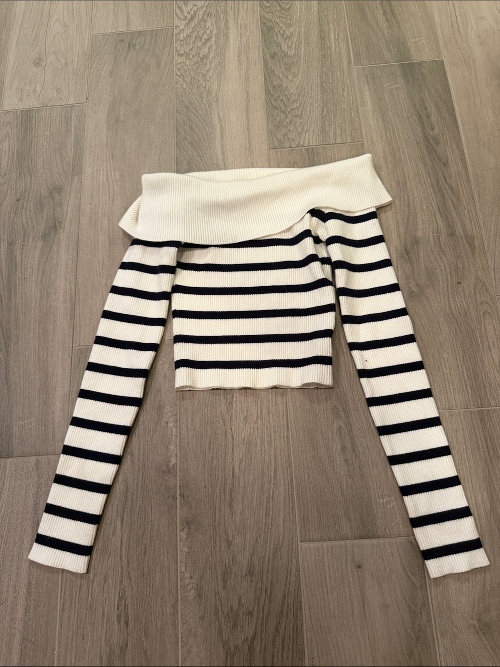Edikted Woman’s Striped Off-Shoulder Knit Top - White & Black Size XS
